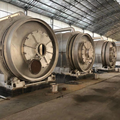 Riscaldamento diretto 15 TPD Macchina di pirolisi dell'olio di pneumatici di scarto per il riciclaggio dell'olio 2800mm*7700mm
