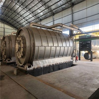Riscaldamento diretto 15 TPD Macchina di pirolisi dell'olio di pneumatici di scarto per il riciclaggio dell'olio 2800mm*7700mm